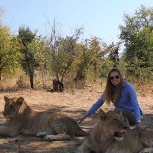 Meet your Posher, Dana